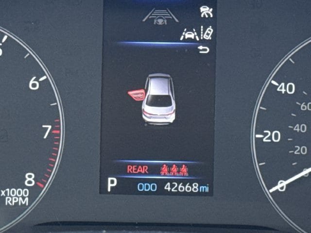 Used 2025 Toyota Corolla LE FWD image 16