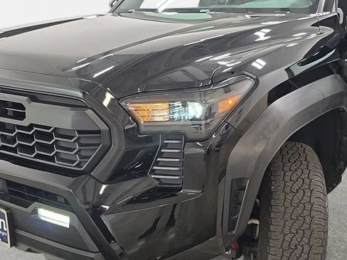 Certified 2024 Toyota Tacoma TRD Off-Road AWD/4WD image 30