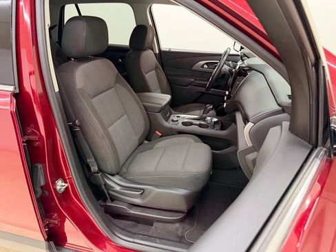 Used 2019 Chevrolet Traverse LT FWD image 12
