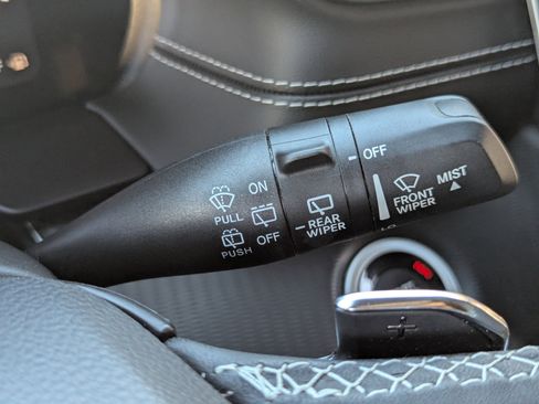 Used 2023 Jeep Grand Cherokee Altitude AWD/4WD image 31