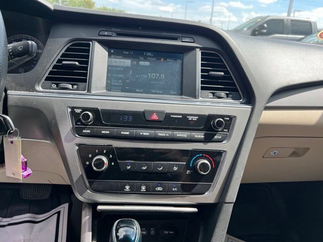 Used 2016 Hyundai Sonata SE FWD image 17