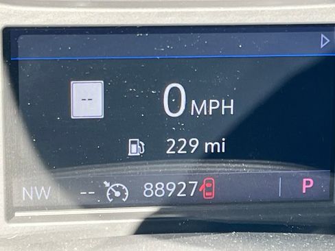 Used 2021 Buick Enclave Premium w/ Sun and Sites Package image 9