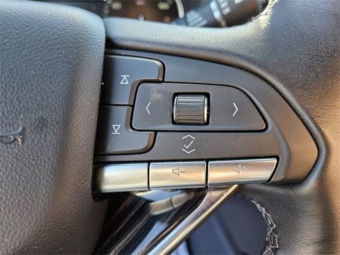 Certified 2025 Cadillac XT6 Premium Luxury image 27