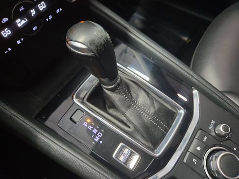 Used 2018 MAZDA CX-5 Touring w/ Preferred Equipment Package AWD/4WD image 27
