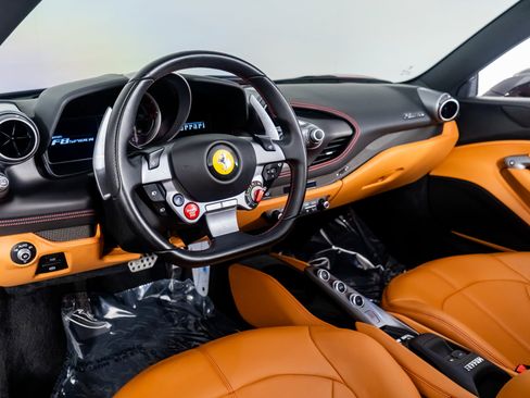 Used 2022 Ferrari F8 Tributo image 2
