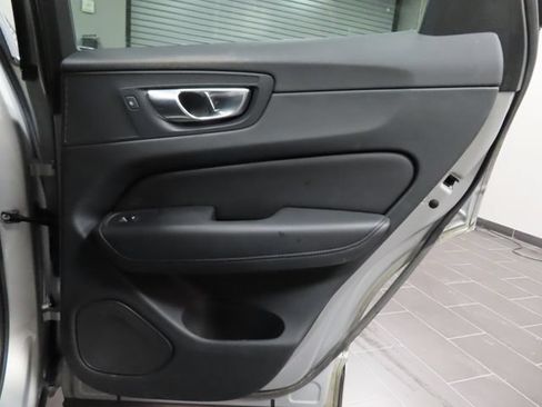 Used 2023 Volvo XC60 B5 Plus AWD/4WD image 12