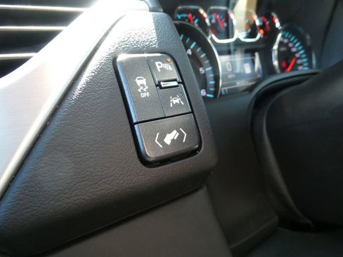 Used 2017 GMC Yukon SLT w/ Premium Edition AWD/4WD image 28
