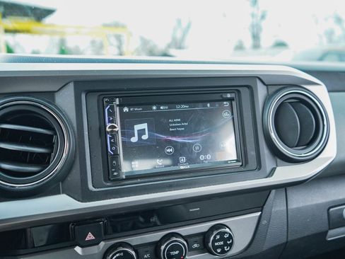 Used 2016 Toyota Tacoma SR5 image 23