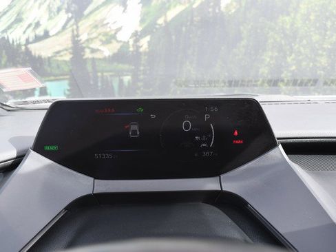 Used 2023 Toyota Prius XLE image 31