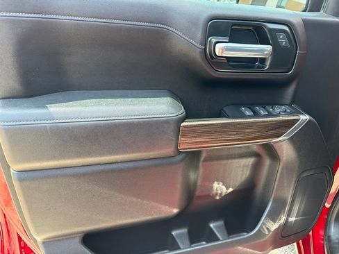 Used 2021 Chevrolet Silverado 1500 LT Trail Boss AWD/4WD image 11