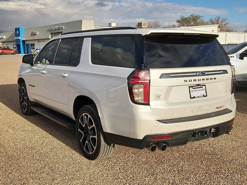 Used 2022 Chevrolet Suburban RST w/ Sport Performance Package image 3
