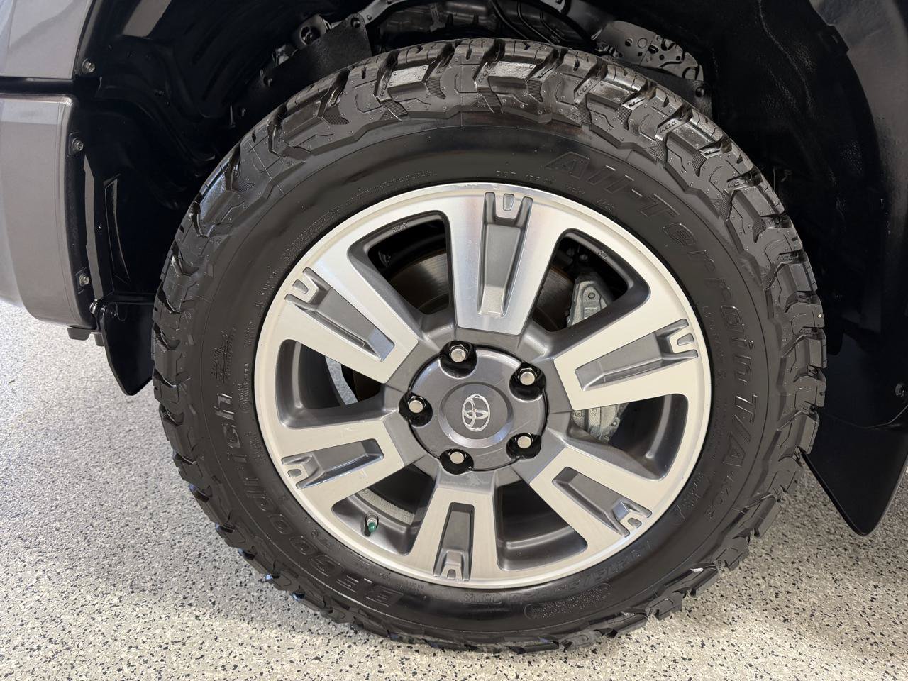 Used 2020 Toyota Tundra Platinum AWD/4WD image 9