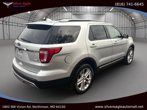 Used 2016 Ford Explorer XLT w/ Equipment Group 202A image 5
