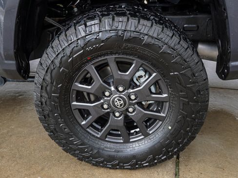 Certified 2025 Toyota Tacoma SR5 AWD/4WD image 13