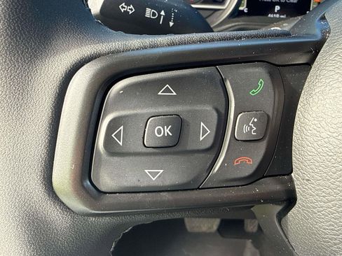 Used 2025 Jeep Wrangler Unlimited Rubicon image 27