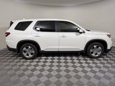 Used 2025 Honda Pilot EX-L image 7