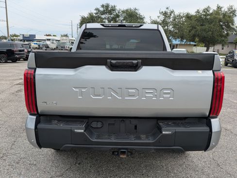 Used 2022 Toyota Tundra SR5 w/ SR5 Convenience Package AWD/4WD image 5