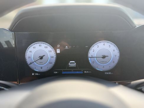 Used 2025 Hyundai Elantra Limited FWD image 32