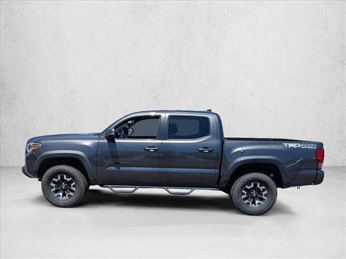 Used 2017 Toyota Tacoma TRD Off-Road w/ Premium & Technology Package AWD/4WD image 8
