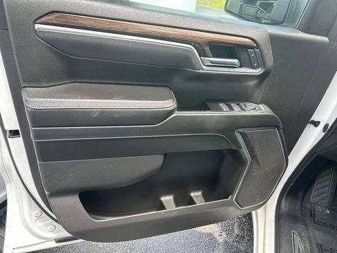 Used 2025 Chevrolet Silverado 1500 LT RWD image 18