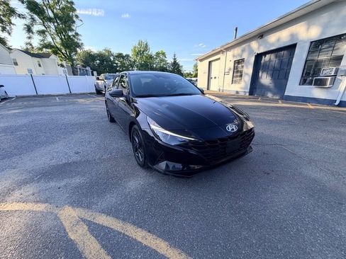 Used 2023 Hyundai Elantra SEL FWD image 17