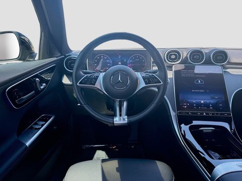 Used 2025 Mercedes-Benz C 300 Sedan image 18