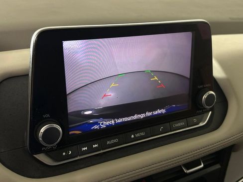 Used 2024 Nissan Rogue SV FWD image 25
