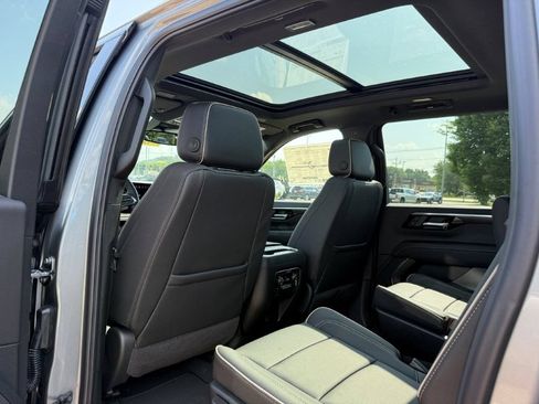 New 2026 Chevrolet Suburban Premier w/ Sun And Tow Package AWD/4WD image 15