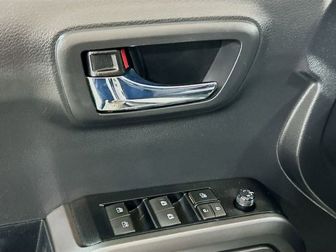 Used 2023 Toyota Tacoma TRD Off-Road image 15