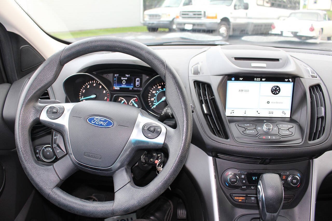 Used 2016 Ford Escape SE w/ Equipment Group 201A AWD/4WD image 15