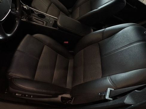 Used 2019 Chevrolet Impala LT FWD image 32