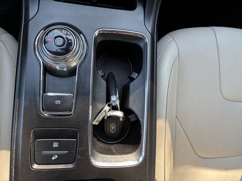 Used 2018 Ford Fusion Titanium FWD image 11