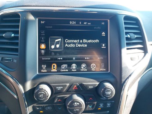 Used 2015 Jeep Grand Cherokee Limited image 22