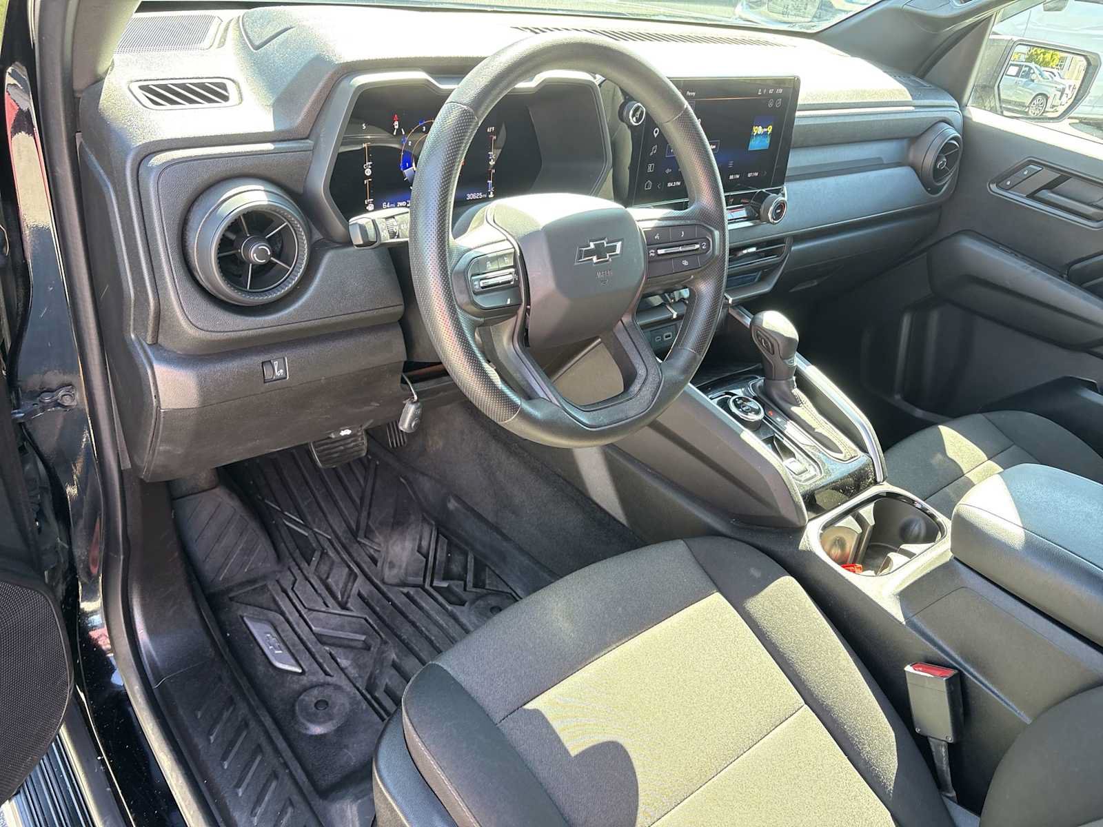 Used 2023 Chevrolet Colorado Trail Boss AWD/4WD image 10