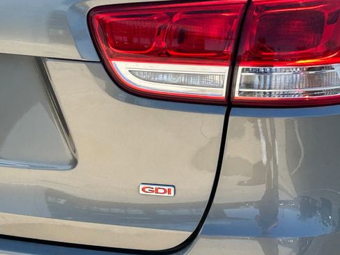 Used 2016 Kia Sorento FWD w/ LX Convenience Package image 5