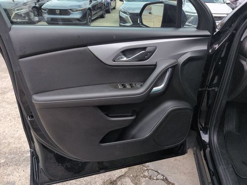 Used 2025 Chevrolet Blazer LT FWD image 11