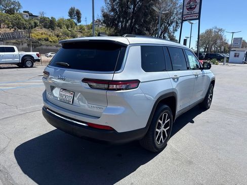Used 2023 Jeep Grand Cherokee L Limited AWD/4WD image 8