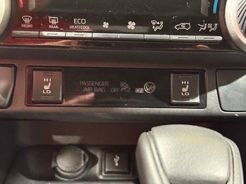 Certified 2022 Toyota RAV4 XLE w/ Convenience Package AWD/4WD image 30