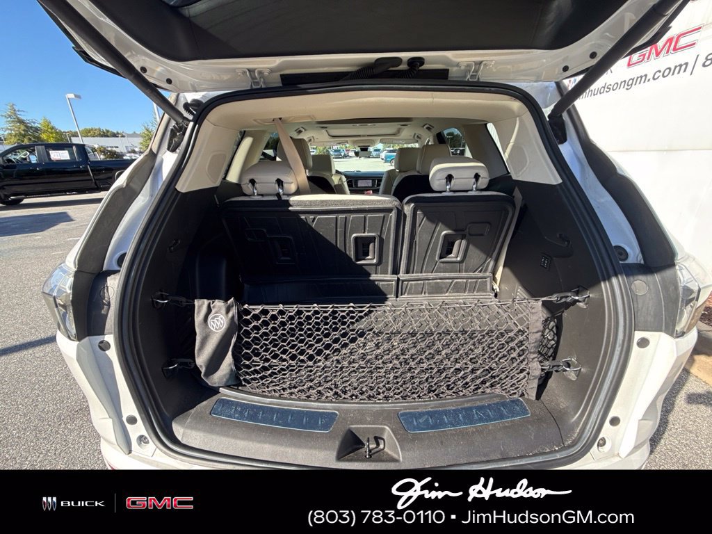 Used 2022 Buick Enclave Avenir w/ Avenir Technology Package FWD image 7