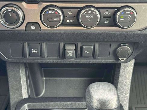 Certified 2022 Toyota Tacoma SR5 image 28