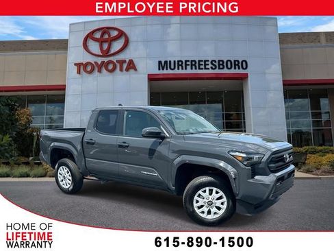 Used 2025 Toyota Tacoma SR5 AWD/4WD image 1