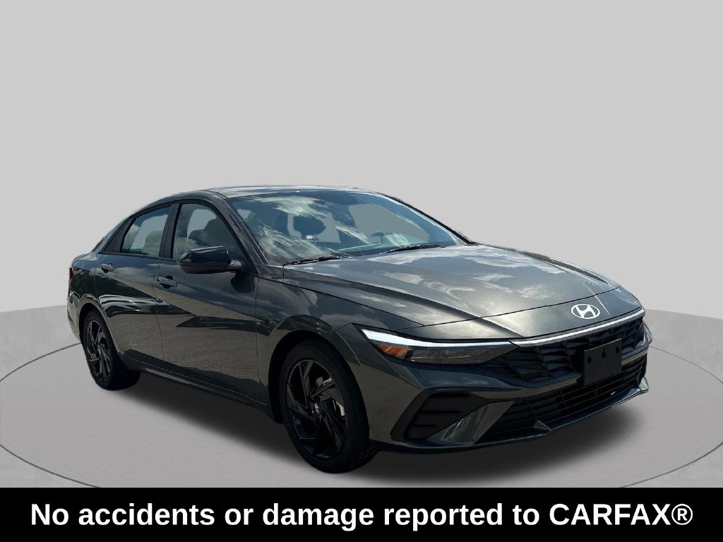 Used 2026 Hyundai Elantra Sport FWD image 4