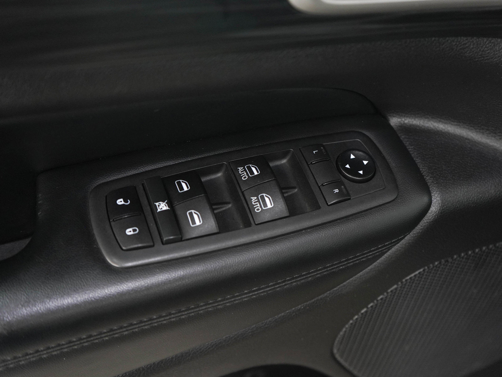 Used 2021 Jeep Grand Cherokee Altitude AWD/4WD image 20