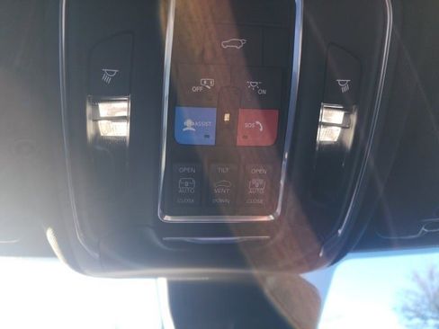 New 2025 Jeep Grand Cherokee Limited image 11