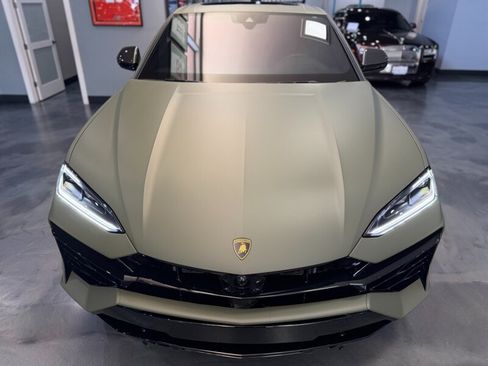 Used 2025 Lamborghini Urus SE AWD/4WD image 3