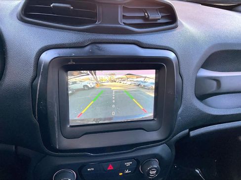 Used 2021 Jeep Renegade Sport image 27