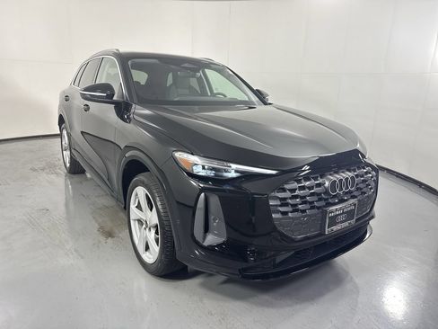 Used 2025 Audi Q5 Premium Plus w/ Premium Plus AWD/4WD image 28
