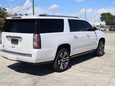 Used 2018 GMC Yukon XL Denali w/ Denali Ultimate Package AWD/4WD image 9