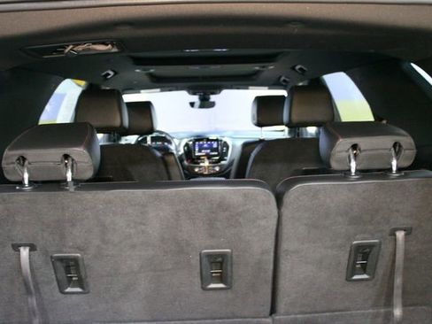 Used 2022 Chevrolet Traverse RS AWD/4WD image 17