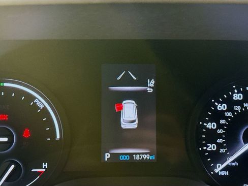 Used 2021 Toyota Sienna LE image 9